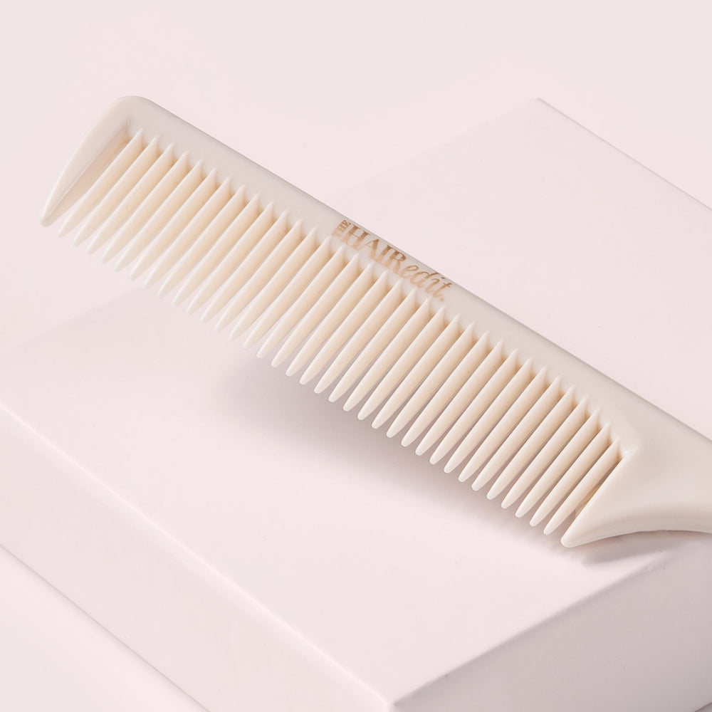 The Hair Edit travel-friendly design enables on-the-go touch-ups anywhere.