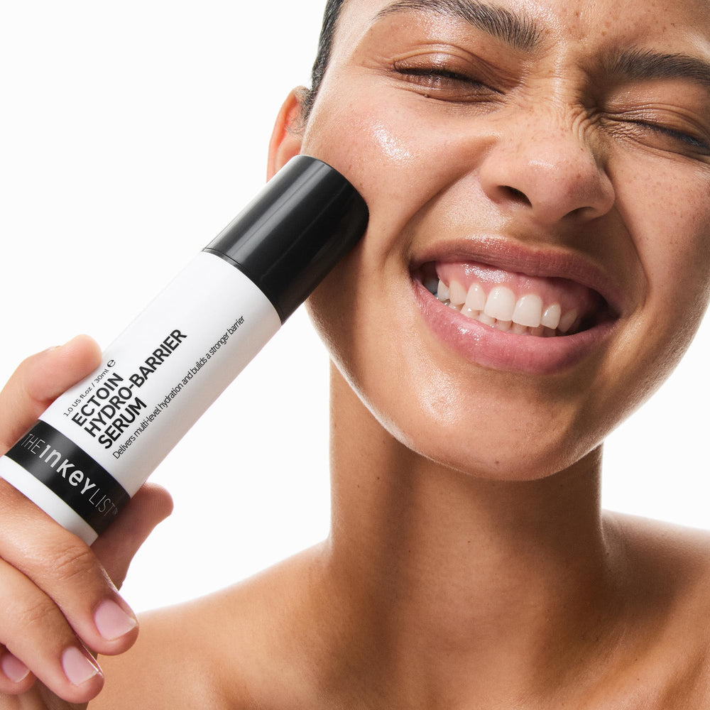 Uso diario con textura ligera que se integra al maquillaje