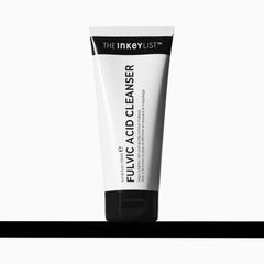 The INKEY List Fulvic Acid Brightening Cleanser botella, limpieza suave que prepara la piel