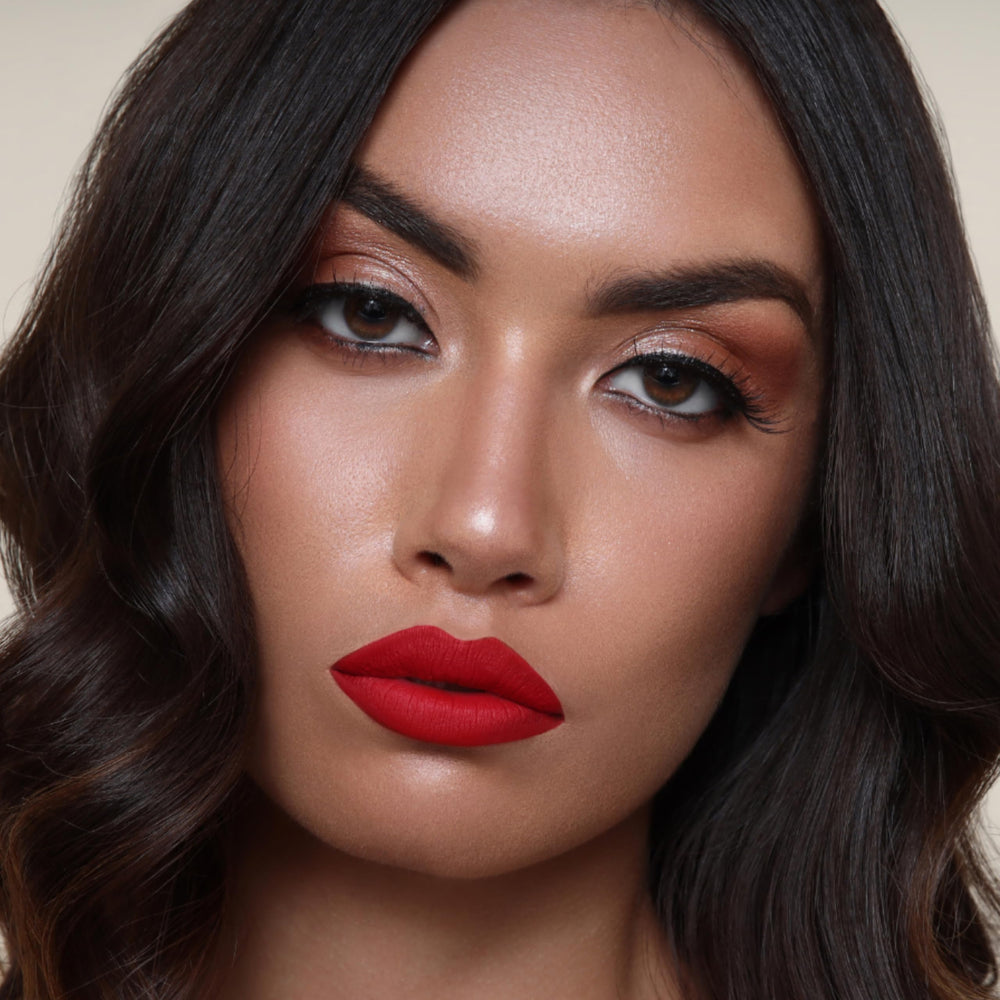 The Lip Bar Hot Mama brillo alto para brillo intenso.