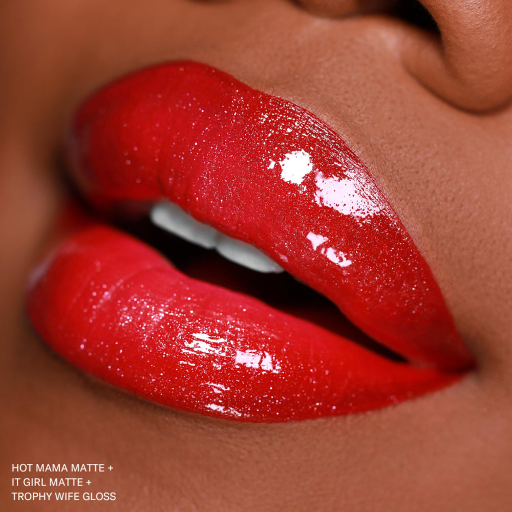 The Lip Bar Hot Mama duradera de 8 a 12 horas.