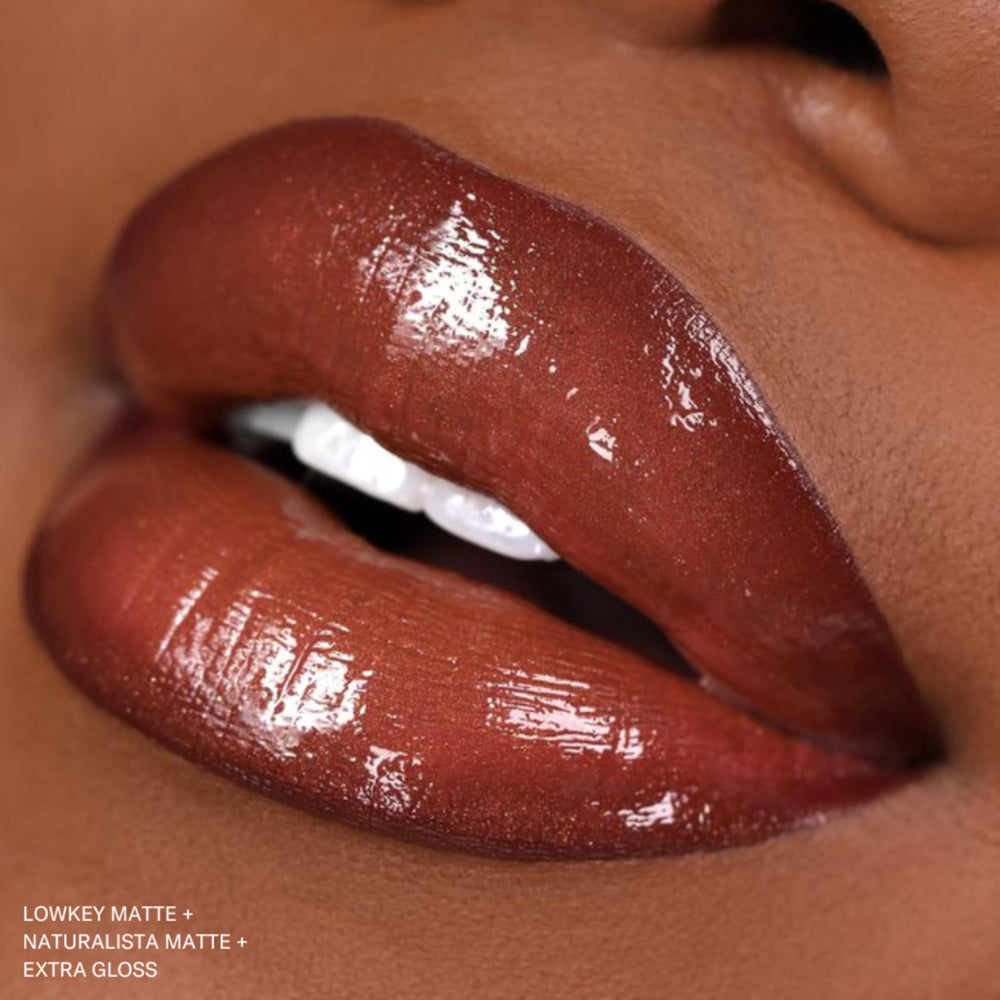 The Lip Bar Naturalista Marrón Suave: combina con brillo para mayor impacto.