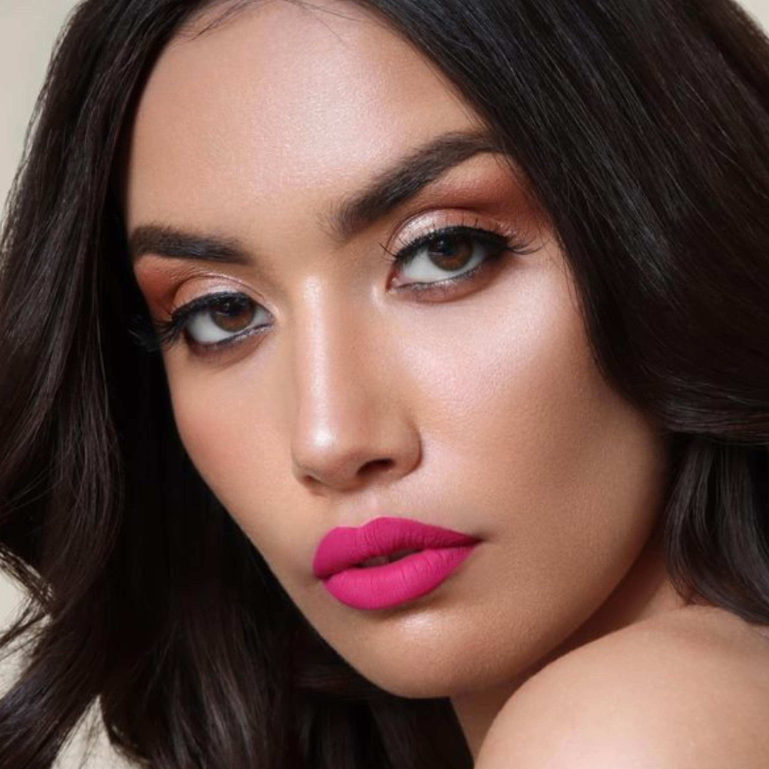 The Lip Bar ombré con brillo y tono para looks personalizados.