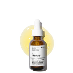 The Ordinary botella frontal del serum antioxidante, aporta brillo suave y tono uniforme.