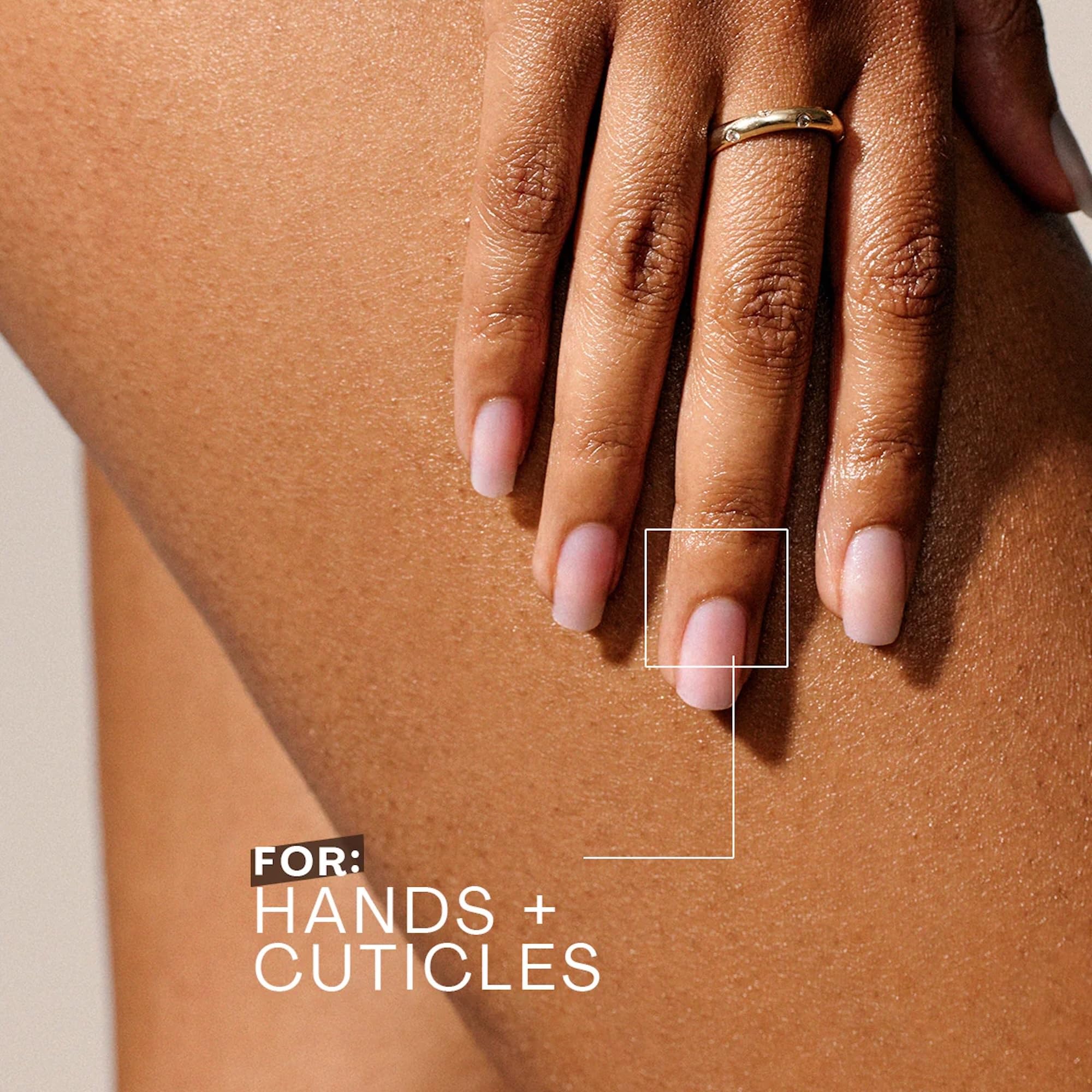 The Outset balm creates a smooth, non-greasy hydration layer.
