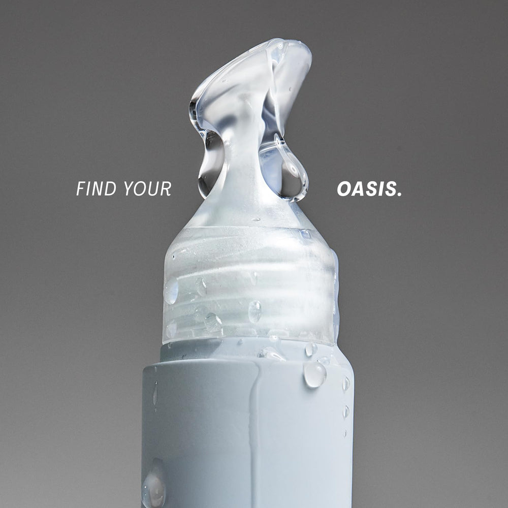 The Outset Lip Oasis downward-fill tip enables easy, even product loading.