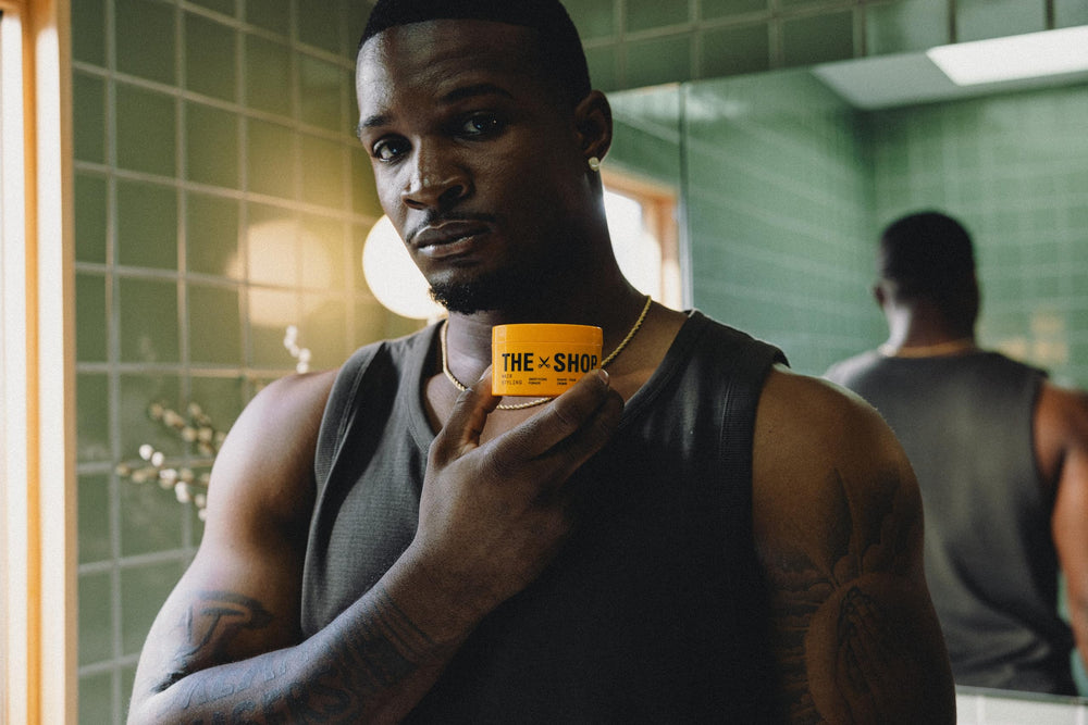 The Shop LeBron James envase compacto para uso diario y viaje.