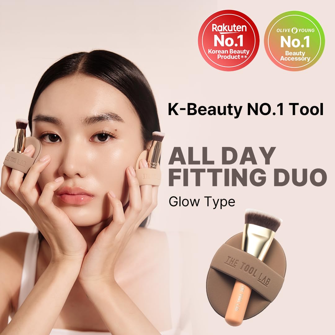 The Tool Lab All Day Fitting Duo Glow foundation sponge enables smooth blending with less waste.