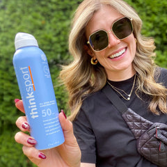 Thinksport SPF50 mineral spray, uso en cuerpo y rostro para protección continua.
