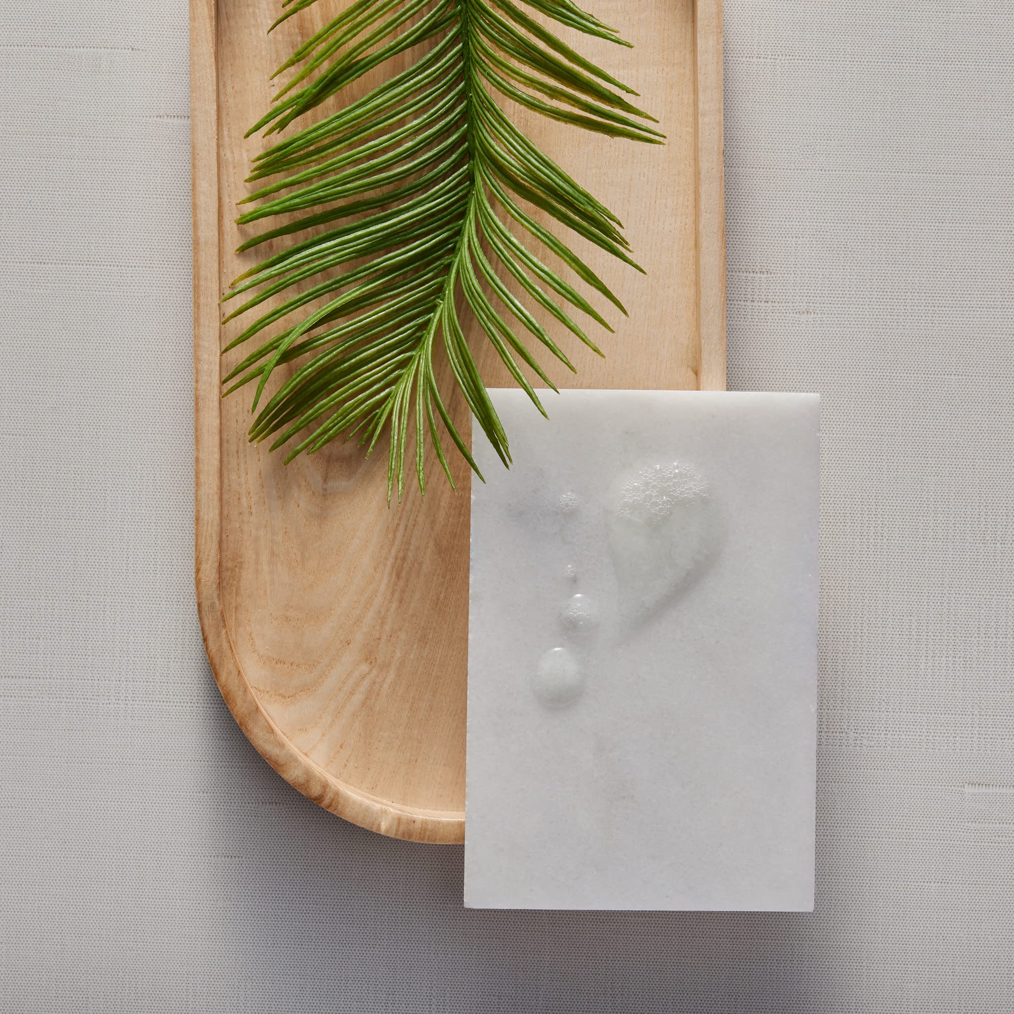 Thymes Mandarin Coriander citrus-herbs graphic with grapefruit and lemon balm