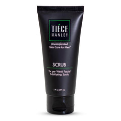 Tiege Hanley limpiador exfoliante facial con polvo de albaricoque para piel suave.