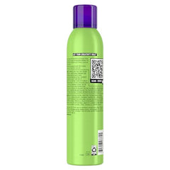 Bed Head Foxy Curls Mousse facilita definir rizos al aplicar en la palma, para un peinado uniforme.
