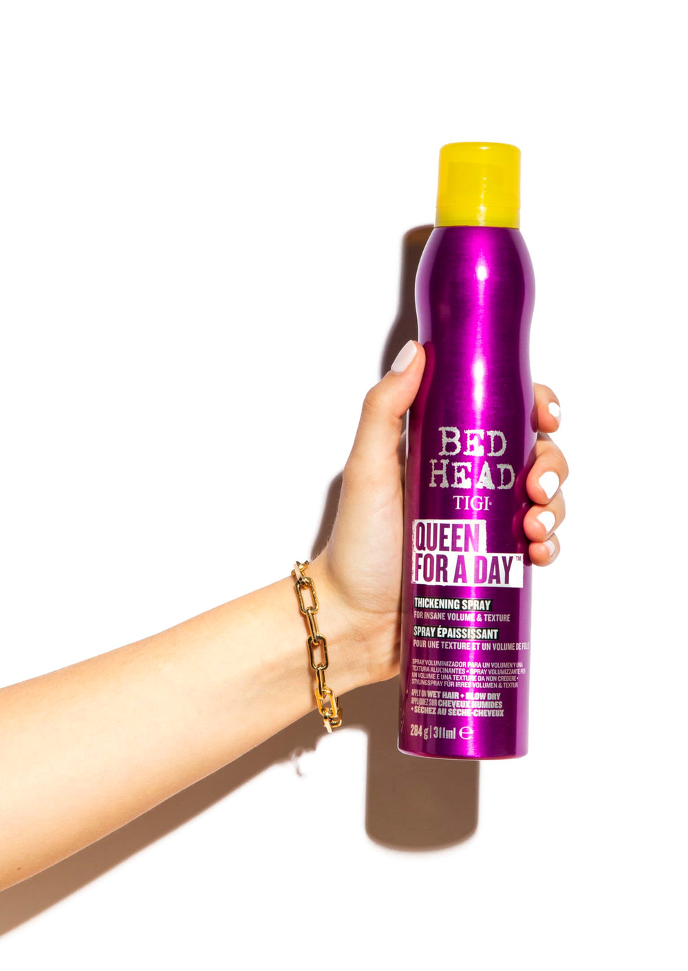 Queen For A Day de TIGI: transformación del cabello hacia más volumen.