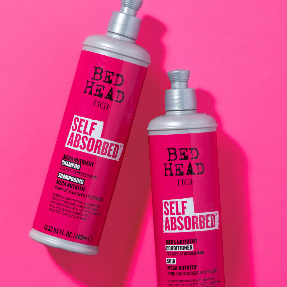 Ritual de masaje con Self Absorbed champú para renovar la suavidad
