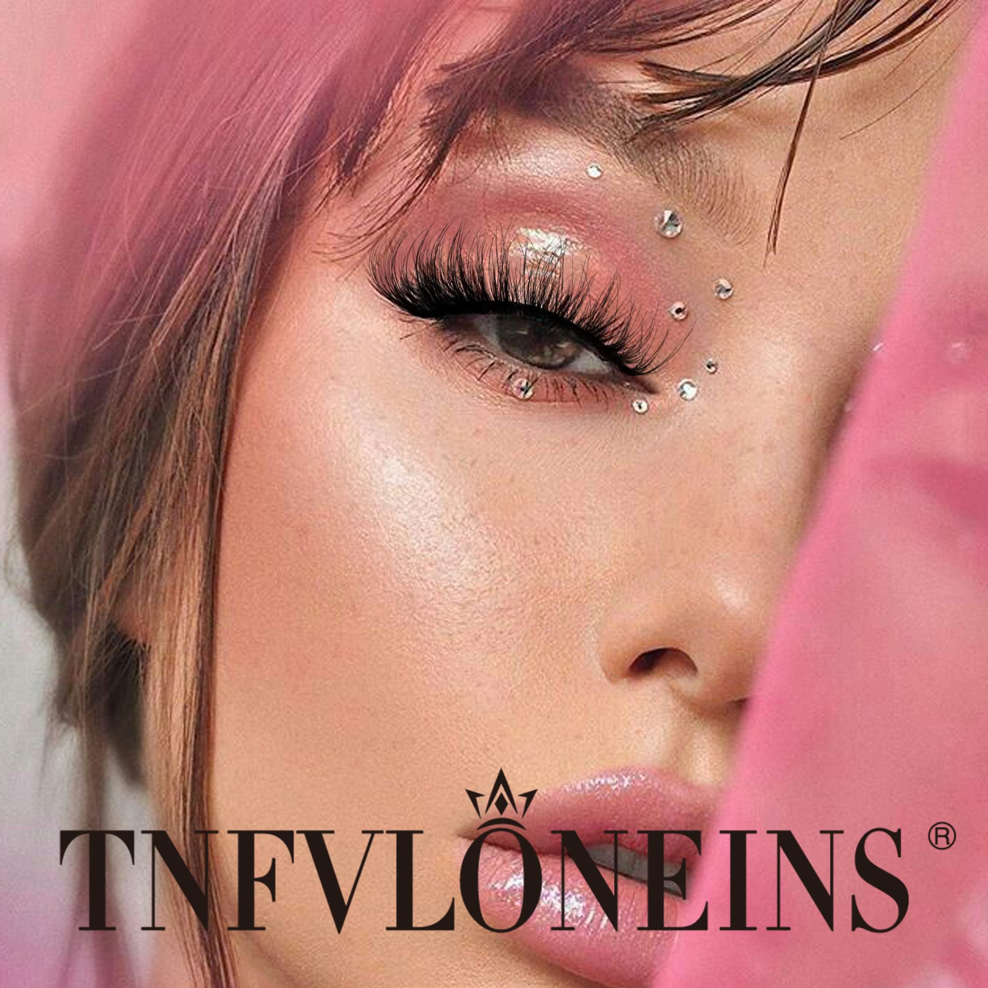 TNFVLONEINS cat-eye lashes with outer corners for dramatic definition