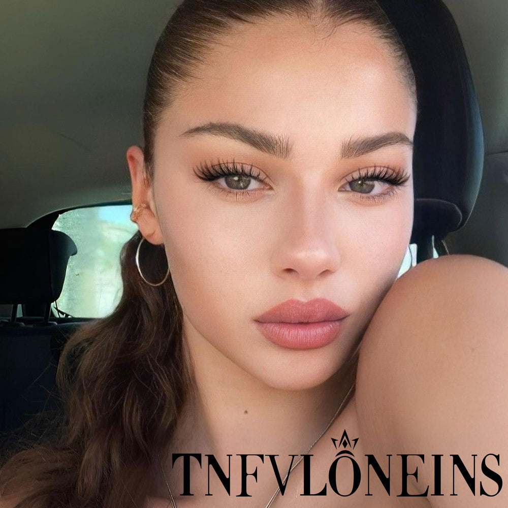 TNFVLONEINS waterproof lash clusters maintain look in wet conditions