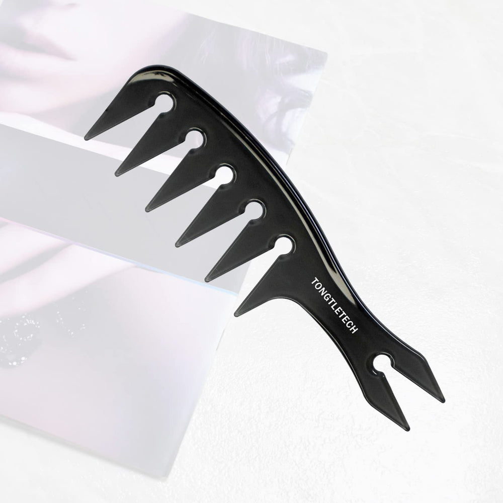 TONGTLETECH Texture Comb in use during a styling session for texture creation.