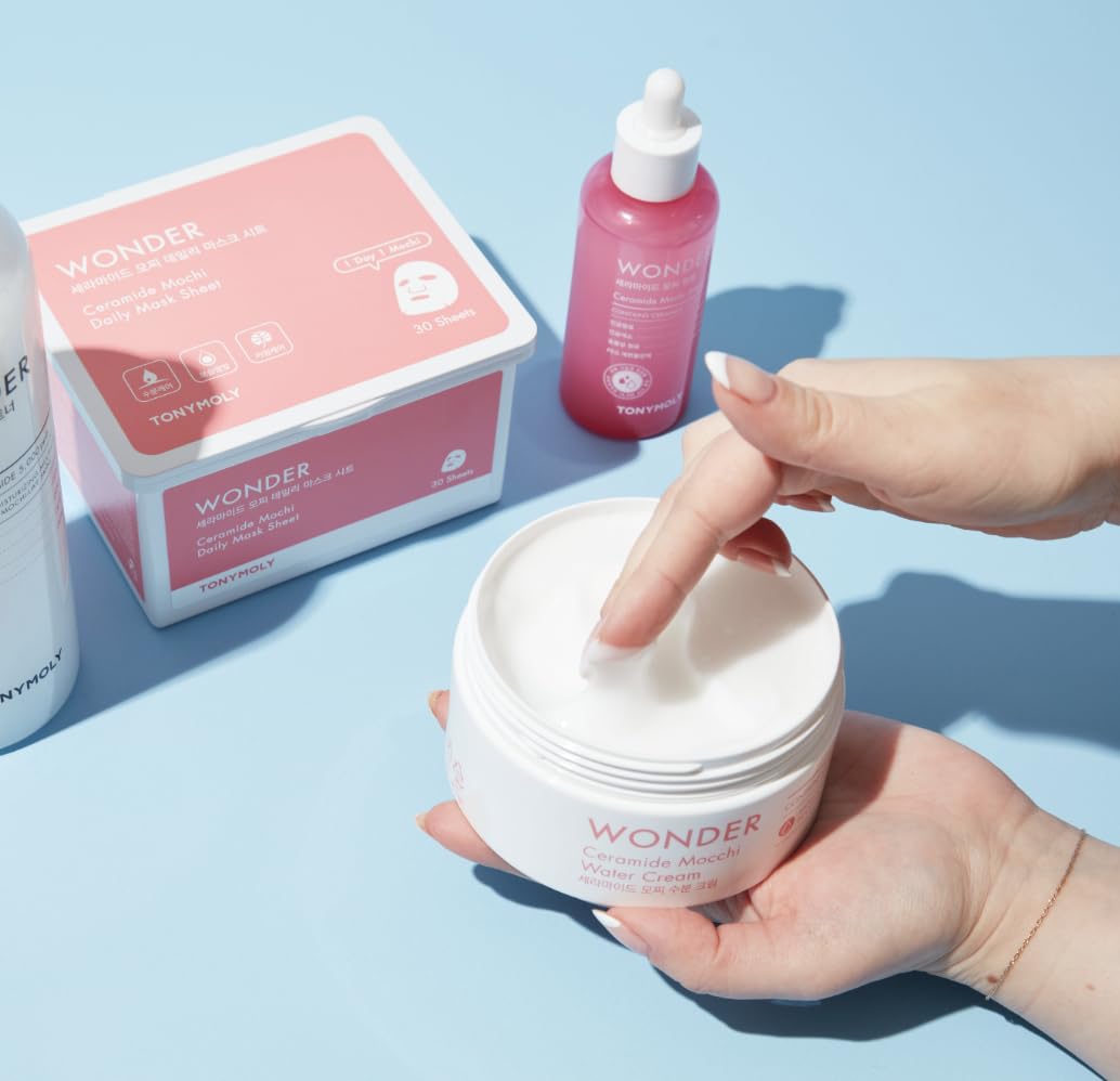 Ceramidas fortalecen la barrera cutánea con TONYMOLY Wonder Ceramide Mochi Crema.