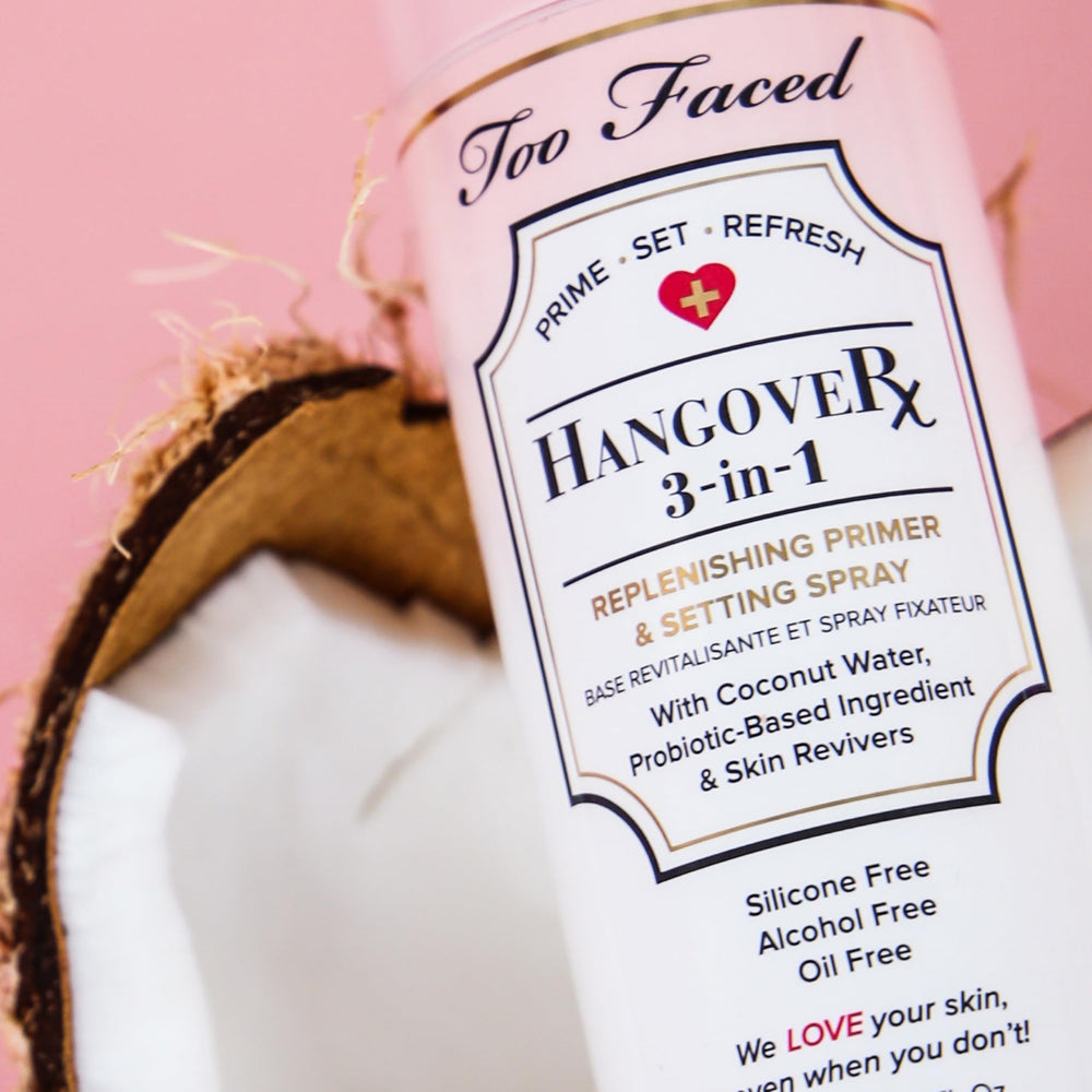 Too Faced Hangover spray de textura ligera para una experiencia suave