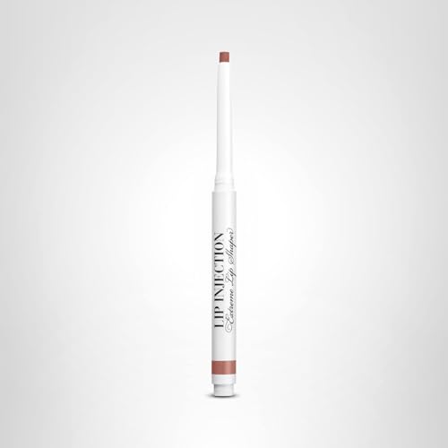 Too Faced Lip Injection Extreme strawberry scent enhances user experience during wear.