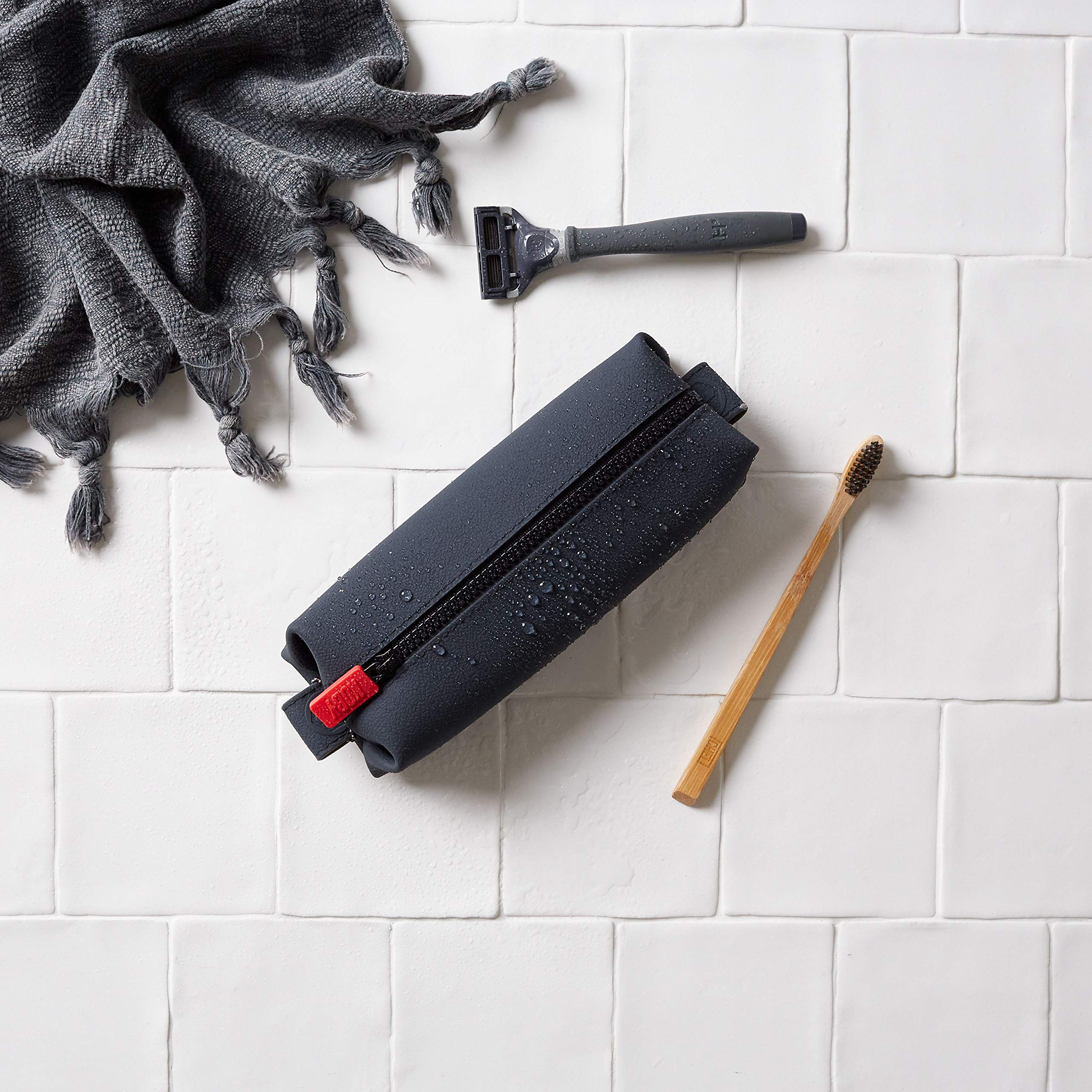 TOOLETRIES Koby Mini daily essentials organizer keeps grooming routine tidy.