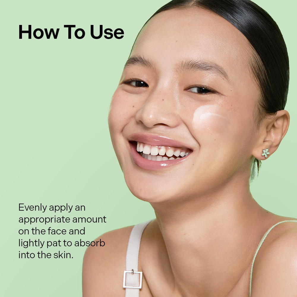 Hylaronic Acid and Panthenol provide lasting moisture and a dewy finish.