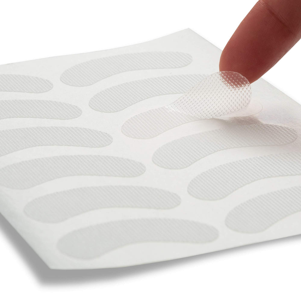 Toute Nuit hypoallergenic patch materials suitable for sensitive skin.