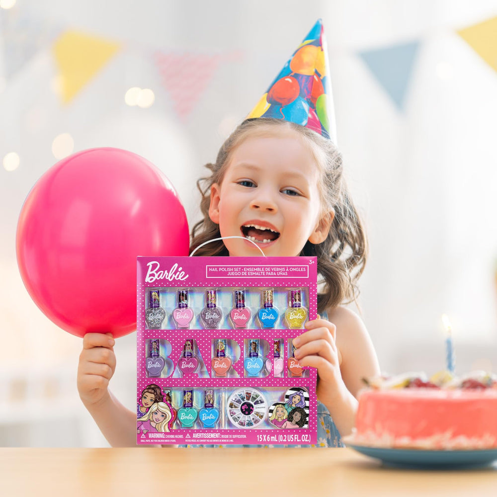 Townley Girl Barbie Movie Set lima de uñas para un acabado suave.