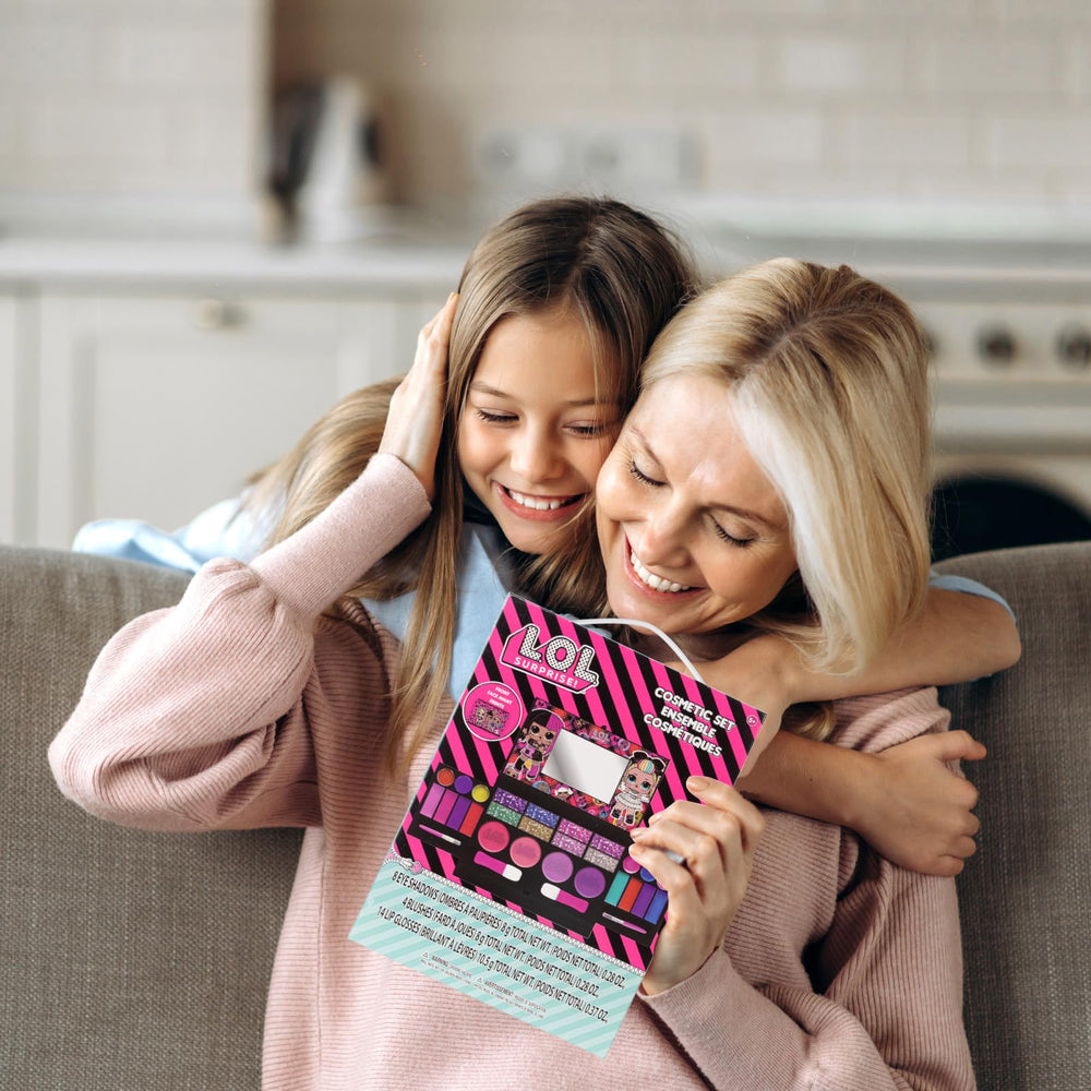 Townley Girl L.O.L Surprise foldable mirror for tidy storage