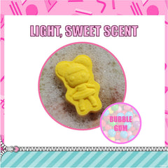 Townley Girl L.O.L. Surprise bath bomb MC Swag for character-themed bath fizz.