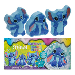 Townley Girl Stitch bomba de baño muestra poses divertidas para el baño.
