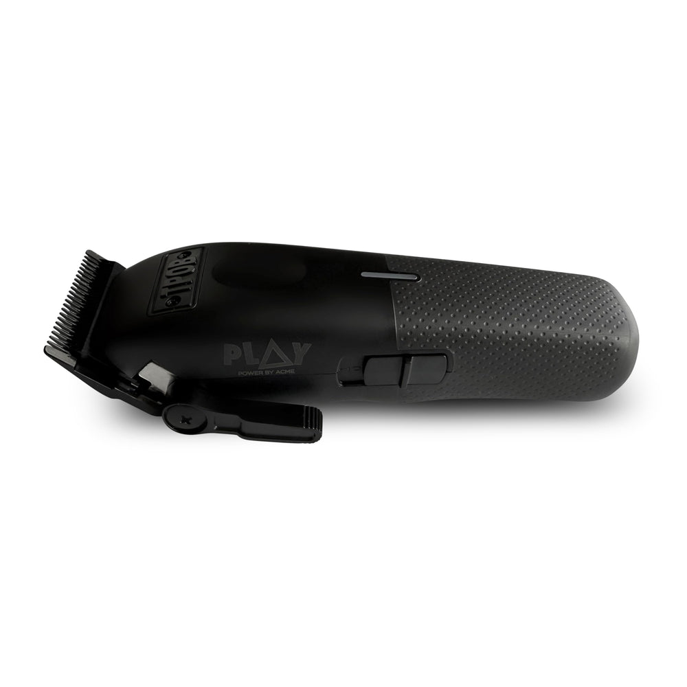 TPOB Mini Play’s compact design fits neatly in portable grooming kits