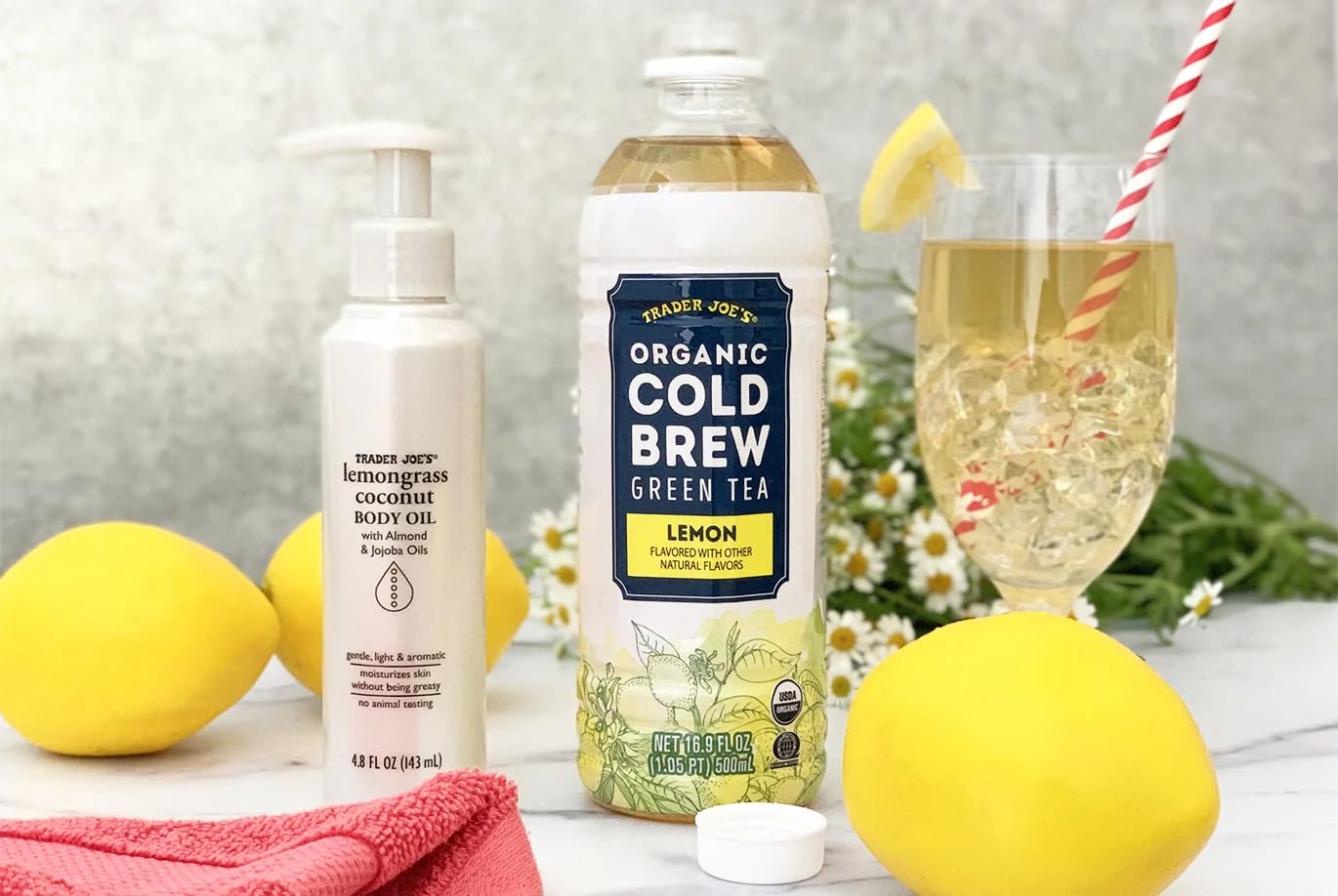 Trader Joe's aceite corporal para masaje con coco y hierba de limón, piel suave.