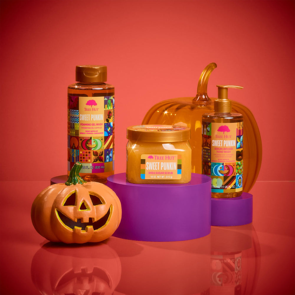 Fall-inspired Sweet Punkin notes with apricot, pumpkin, and sandalwood.