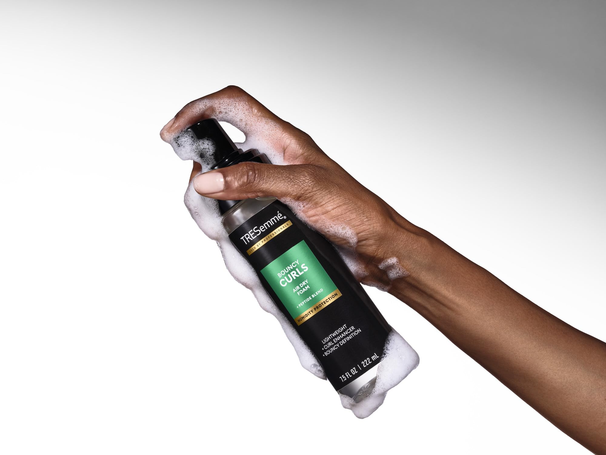 TRESemmé Air Dry Foam: control del frizz para un acabado liso.