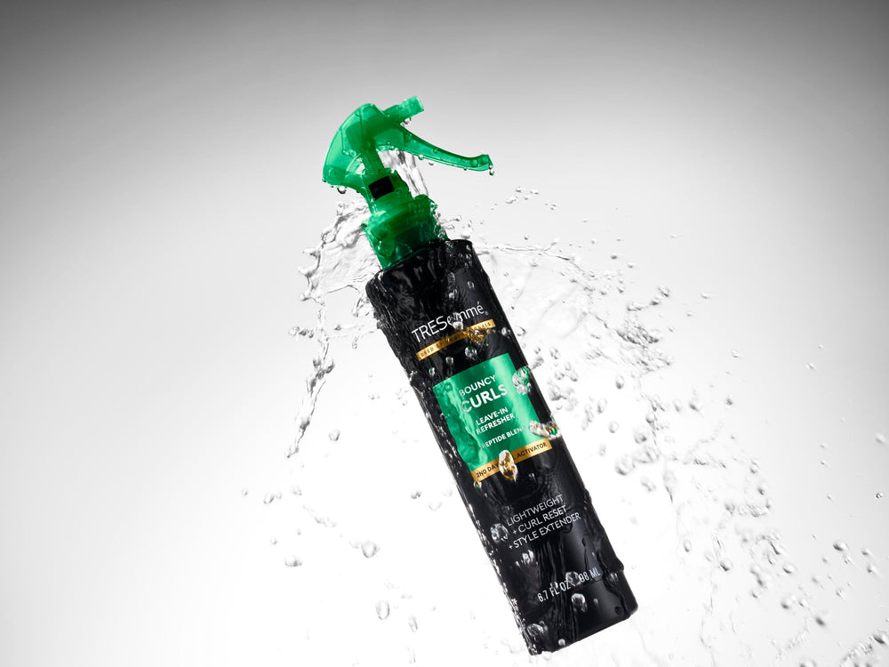 TRESemmé Bouncy Curls: rizos definidos tras rociar y dar forma