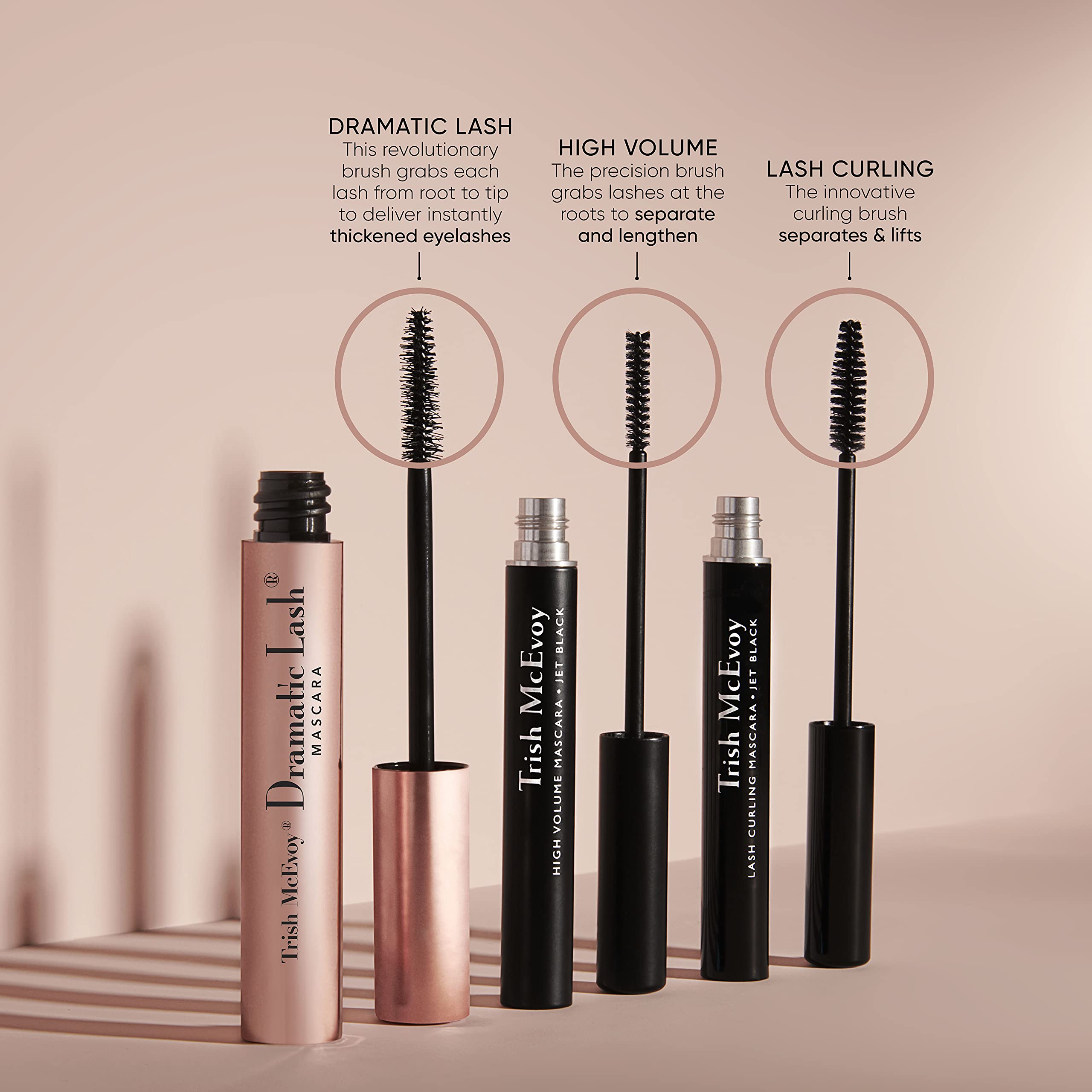 Raccoon-eye prevention with the tubular formula enhances day-to-night look.
