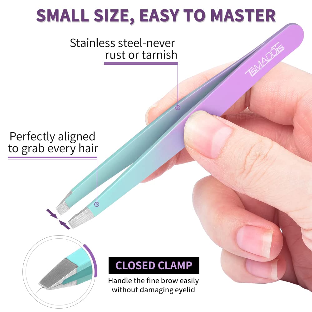 TsMADDTs eyebrow razor in use for precise trimming.