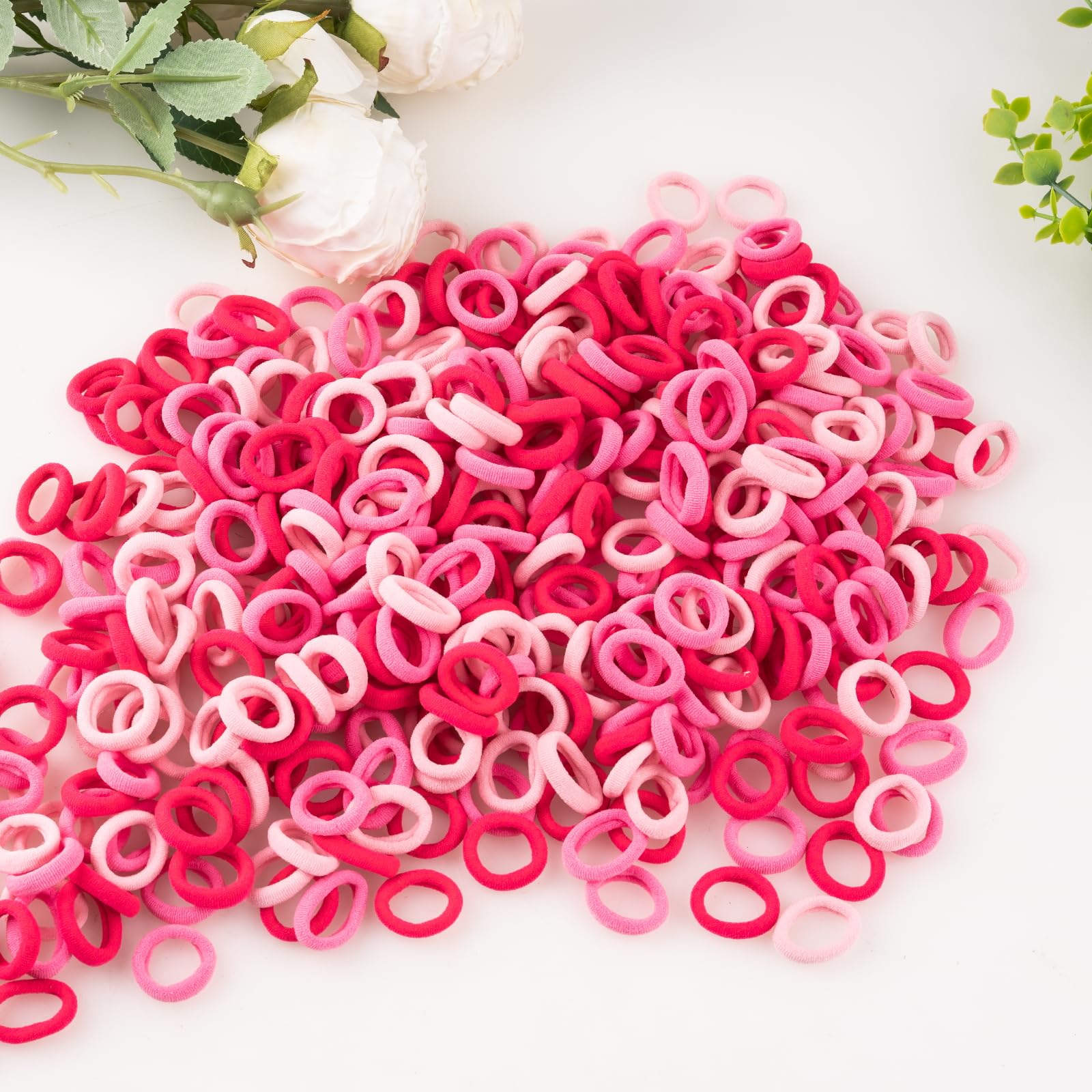 TVINLIK no-damage elastic hair ties protect delicate hair during activities.
