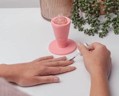 Silicone-secure-fit on Tweexy Hinge accommodates diverse bottle shapes without slips.