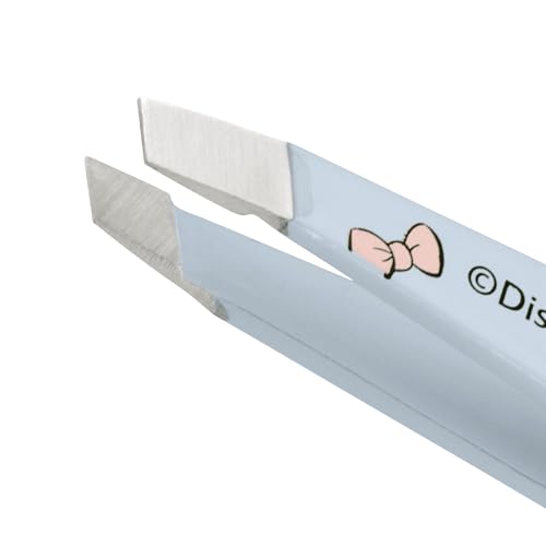 Tweezerman Aristocats mini slant tweezer handle design for comfortable, controlled tweezing.