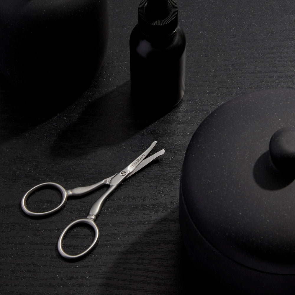 Easy cleaning after each use keeps Tweezerman G.E.A.R. scissors hygienic.