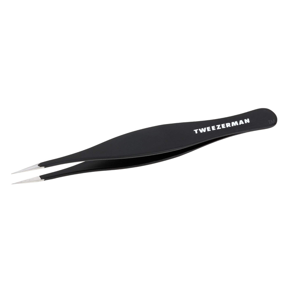 Tweezerman G.E.A.R. tips close-up for precise removal of hair or splinters