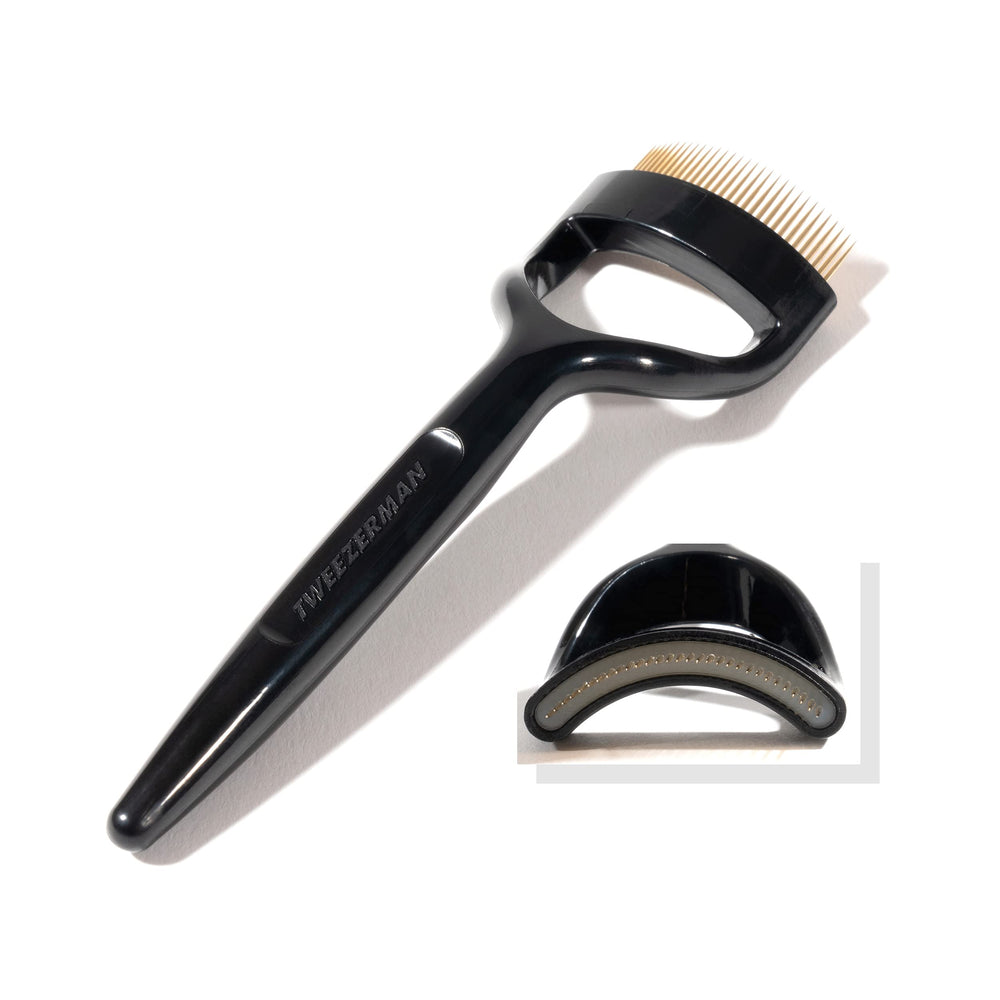 Gold plated teeth glide through lashes to remove excess mascara safely.