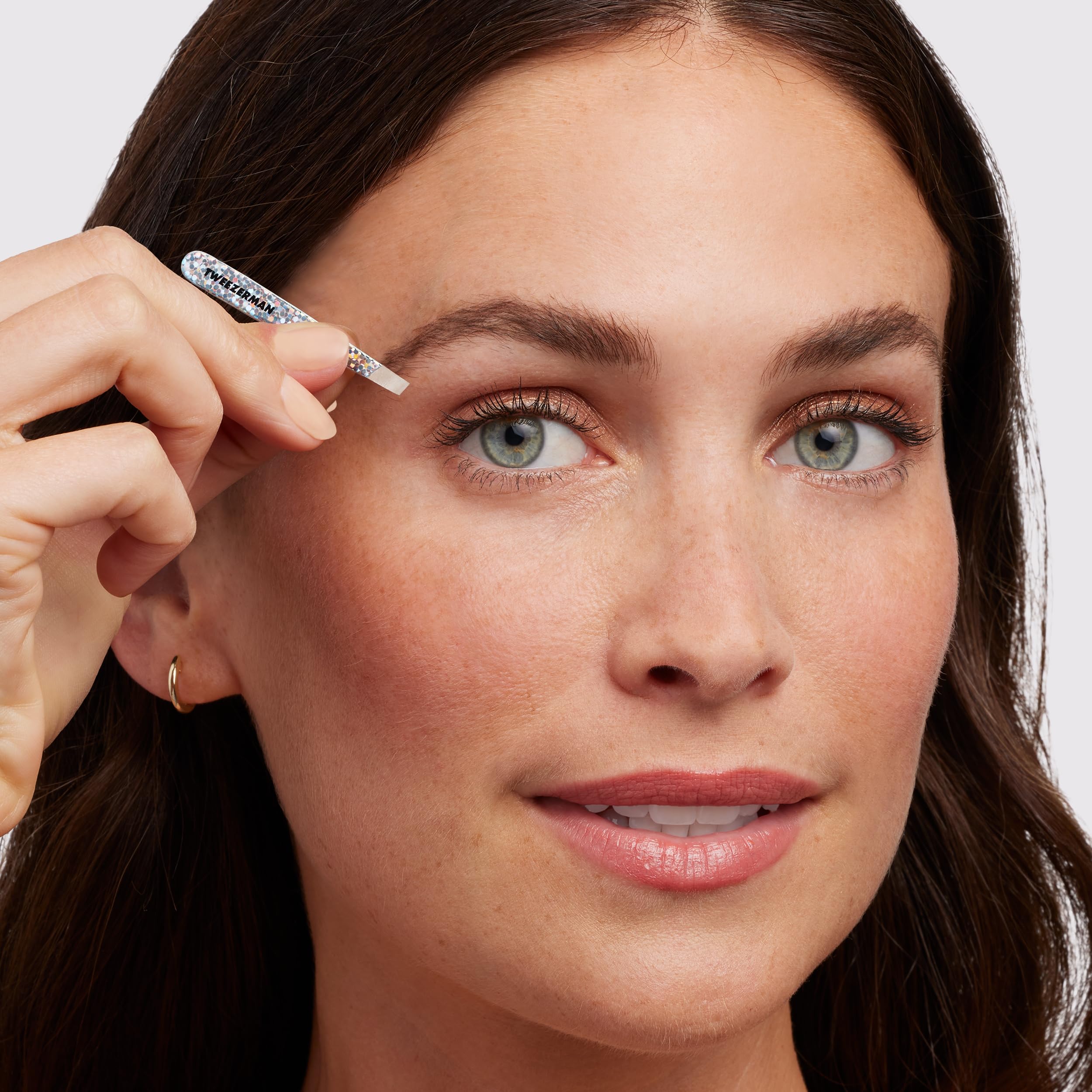 Point tip removes fine hairs and small ingrown hairs
