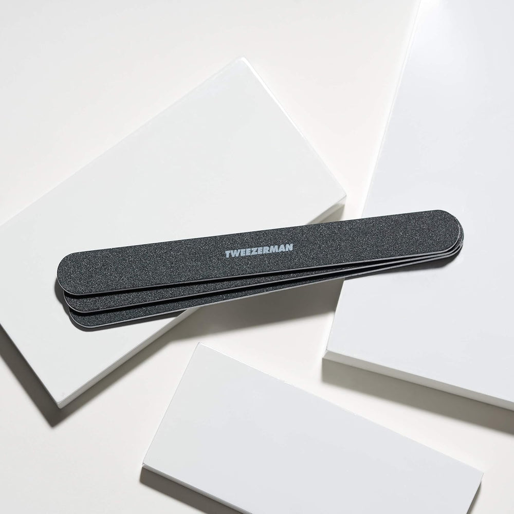 Tweezerman 180-240 grit detail highlights edge shaping and smoothing.