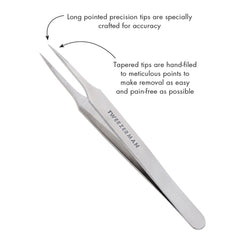 Tweezerman splintertweeze in use on skin for safe extraction