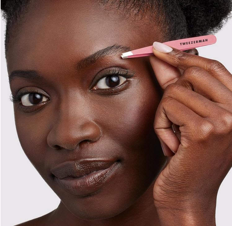 Tweezerman Tea Rose Petite Tweezer aligned tips ensure accurate root hair pickup.
