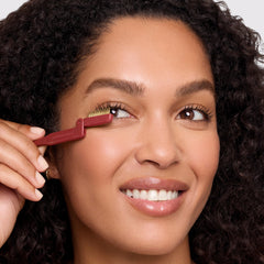 Tweezerman Lash Curler base pad and curling area for precise base-to-tip lift