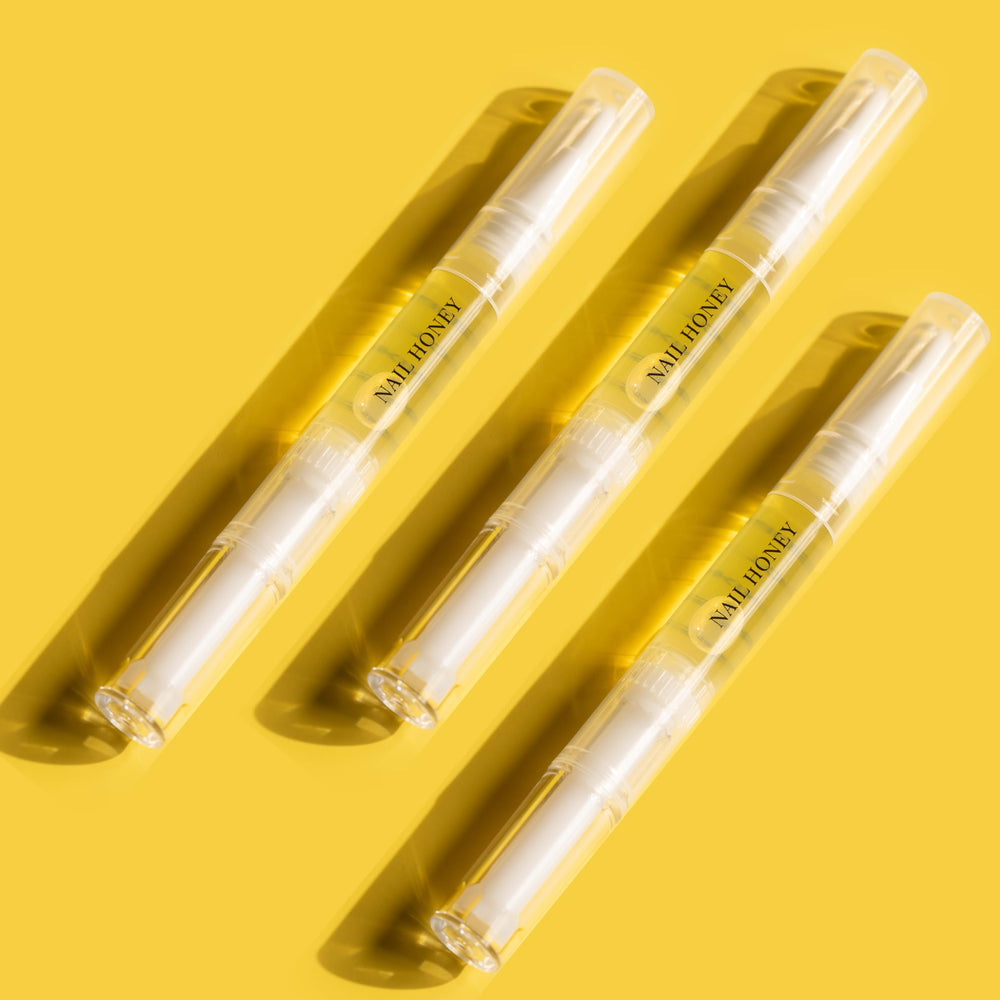 Twinkled T Nail Honey application pen with creamy oil texture for moisture.
